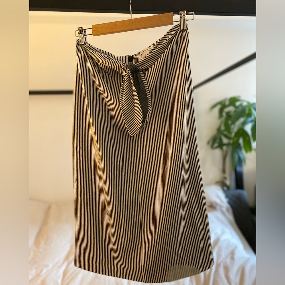 Club Monaco Striped Skirt in Grey Stripe Size M